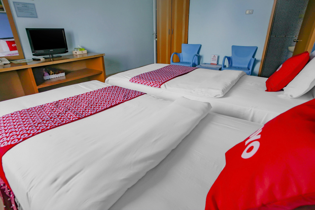OYO 90072 Apri Inn Syariah