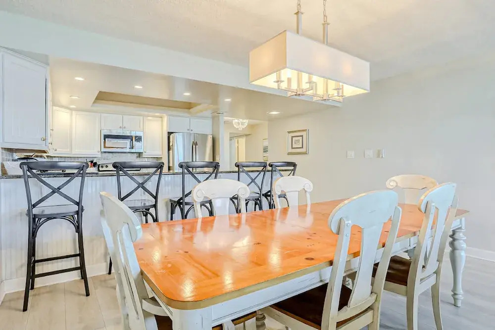 Oceanfront Condo With Beach Access, Patio, Outdoor Pools, Tennis Court, W/d, AC