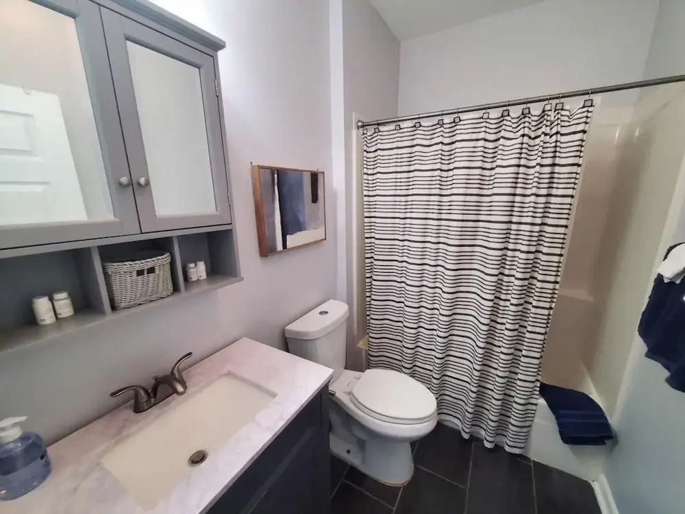 All Decked Out - 4 Beds, Pool & Pets Welcome 4 Bedroom Home