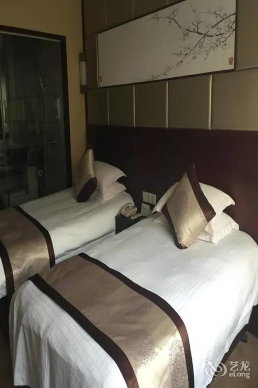 Yuanzheng Lingfeng Hotel