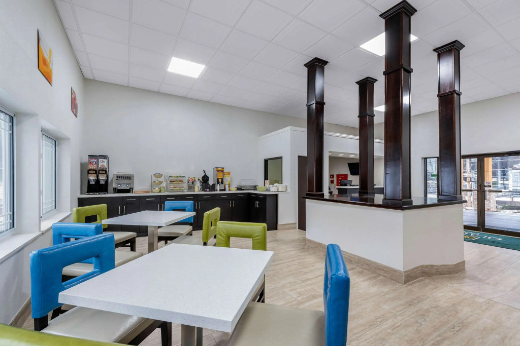 Quality Inn Coraopolis - Pittsburgh Airport