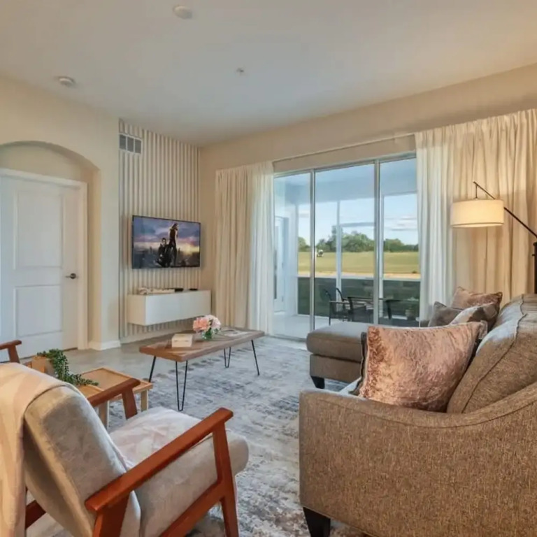 Modern 2BR Condo w Mickey Room - Family Perfection