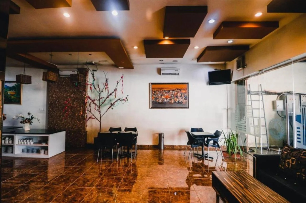 RedDoorz Plus near Sultan Hasanuddin Airport