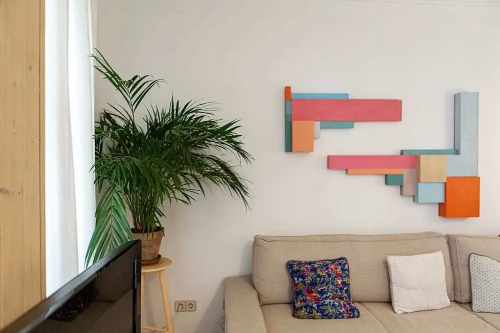 Cute 1 Bed Flat w Balcony, 2 min to Metro