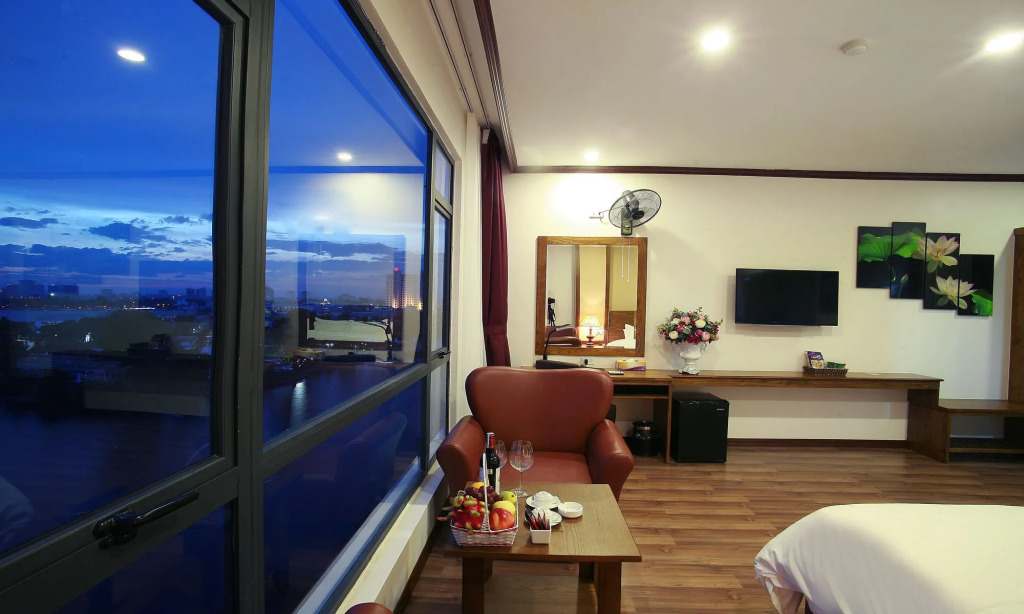NGAO Home - West Lake