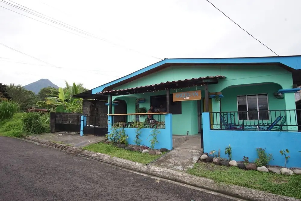 Argdivan Hostel