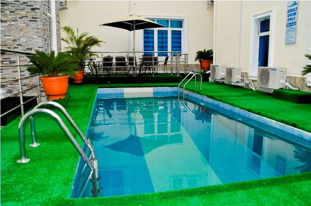 Caledonian Suites