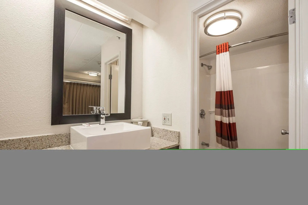 Red Roof Inn PLUS + Boston - Framingham