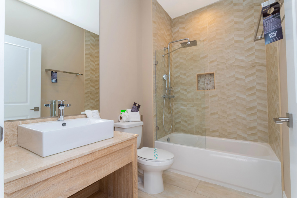 Gorgeous 3 Bd Close to Disney   Magic Village 7568