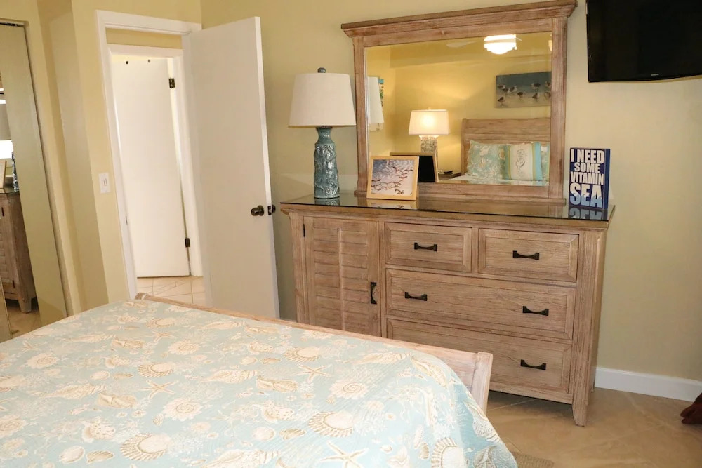 Jamaica Royale 501 - 3 Br Condo
