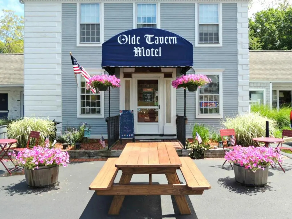 Olde Tavern Motel and Inn - Cape Cod