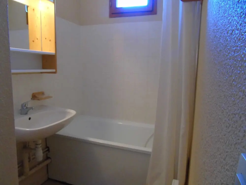Lou Services Apartment GA48 LSI 001