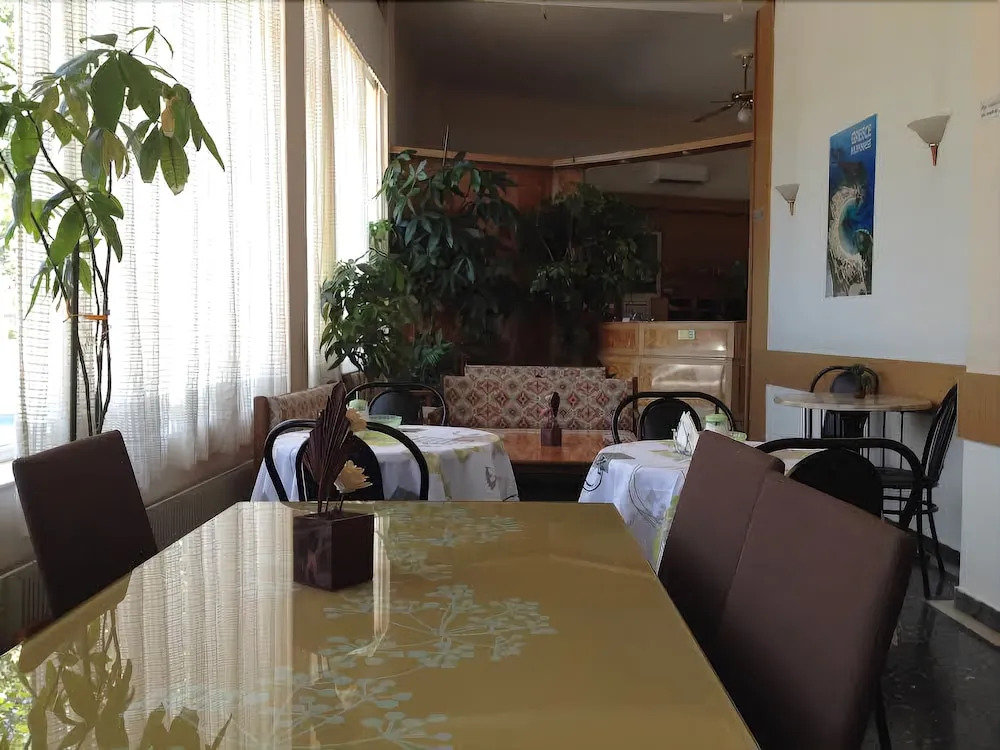 Aegli Hotel