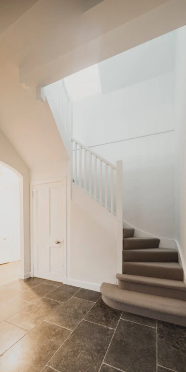 Beautiful 3 Bedroom Georgian Townhouse With Parking