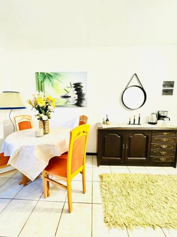 7 private Rooms in a spacious Villa