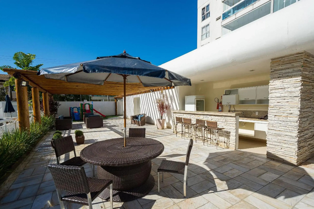 Apto alto padrão 200 m da praia de Costazul - WIFI 200MB - Piscina - Área kids - Netflix - 3 Quartos - Garagem - Cozinha equipada - Churrasqueira - Portaria 24h