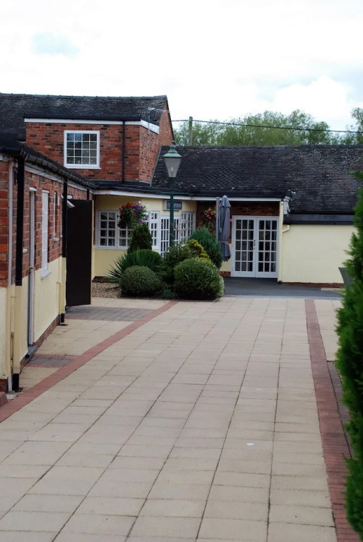 Hunters Lodge Hotel