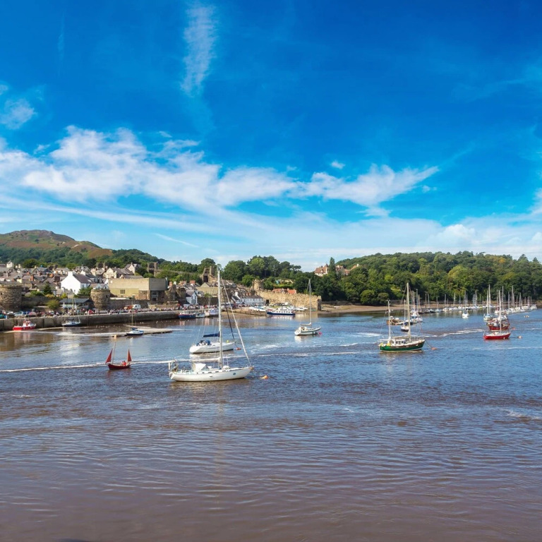 The Sailing Club - 6 Bedroom Hot Tub Town Centre
