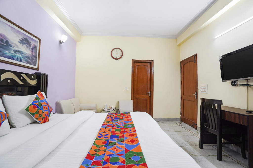 FabHotel Ivy Inn - Nr ISKCON Temple Noida Sec 35