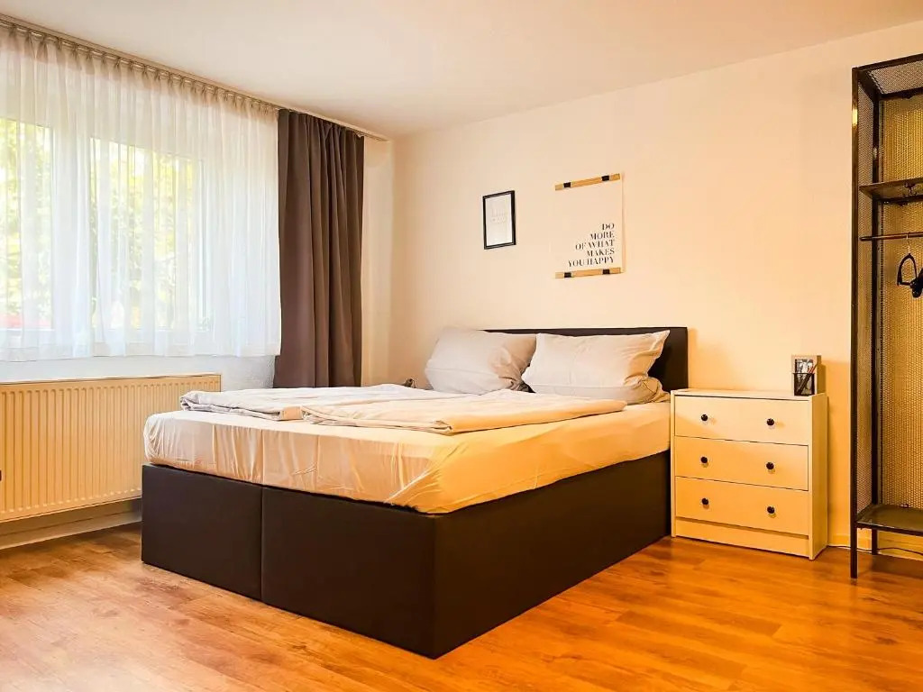 modern Room with Netflix in Porta Westfalica