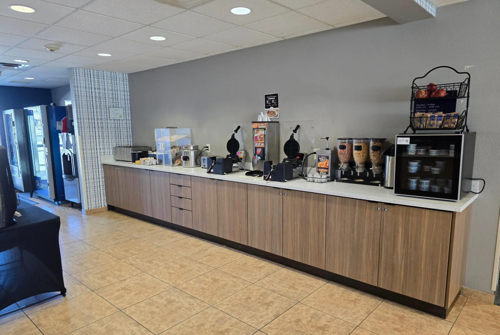 Microtel Inn & Suites by Wyndham Bluffs