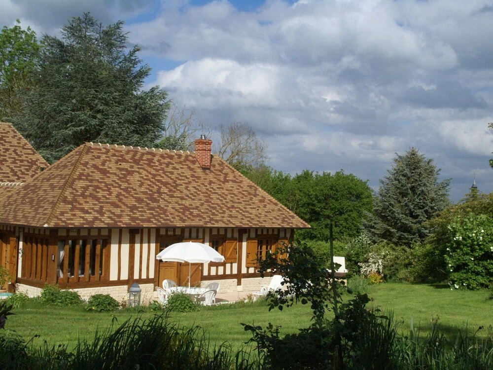 Traditional Holiday Home with Garden in Dampsmesnil