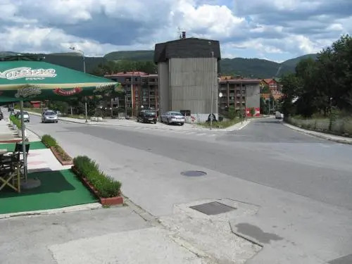 B&B Apolon