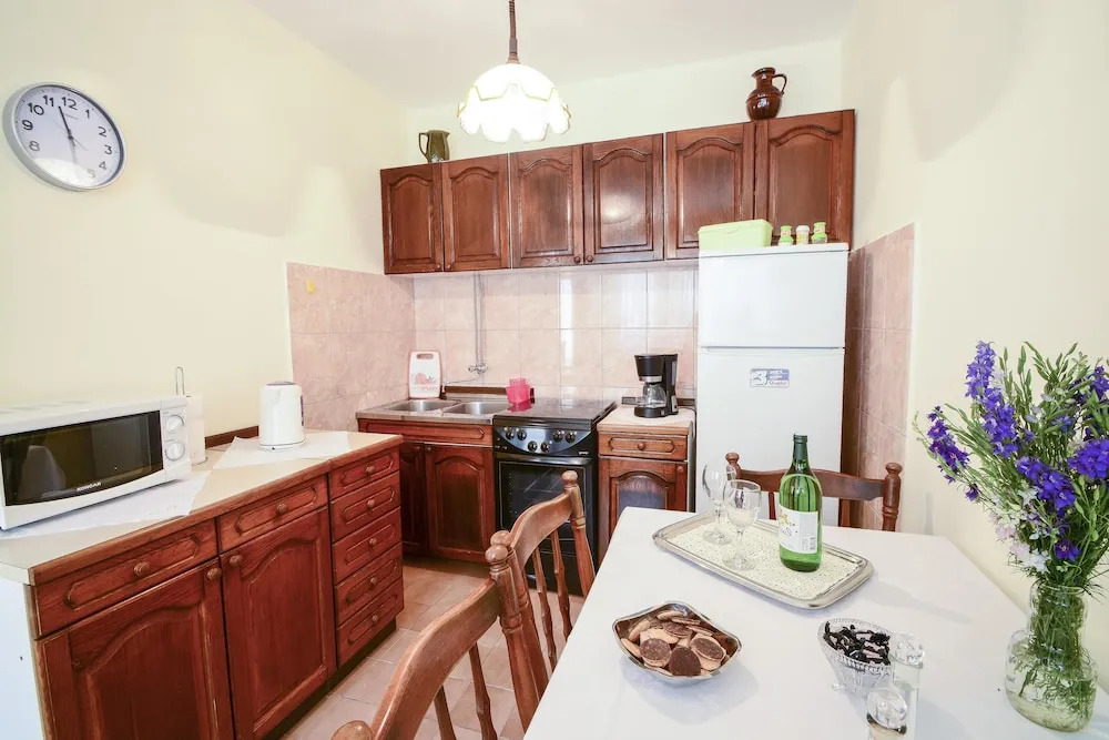 Apartments Jadranka Polinovac One Bedroom A1