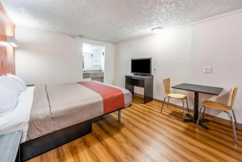 Motel 6-Mansfield, OH