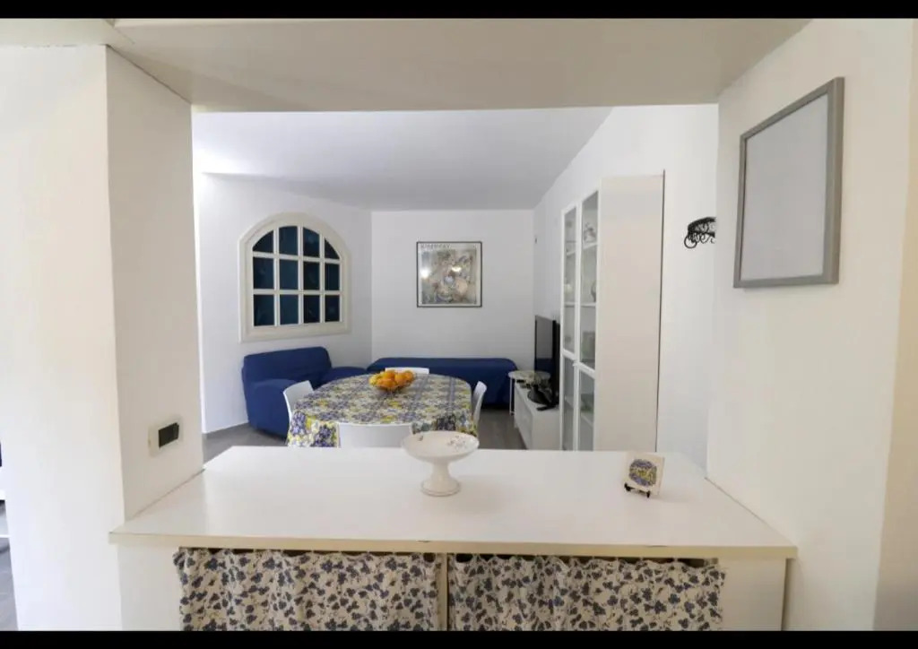 2 bedrooms appartement with enclosed garden and wifi at Palermo 1 km away from the beach