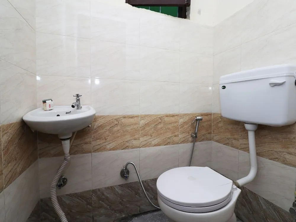 OYO 22917 Cgr Residency