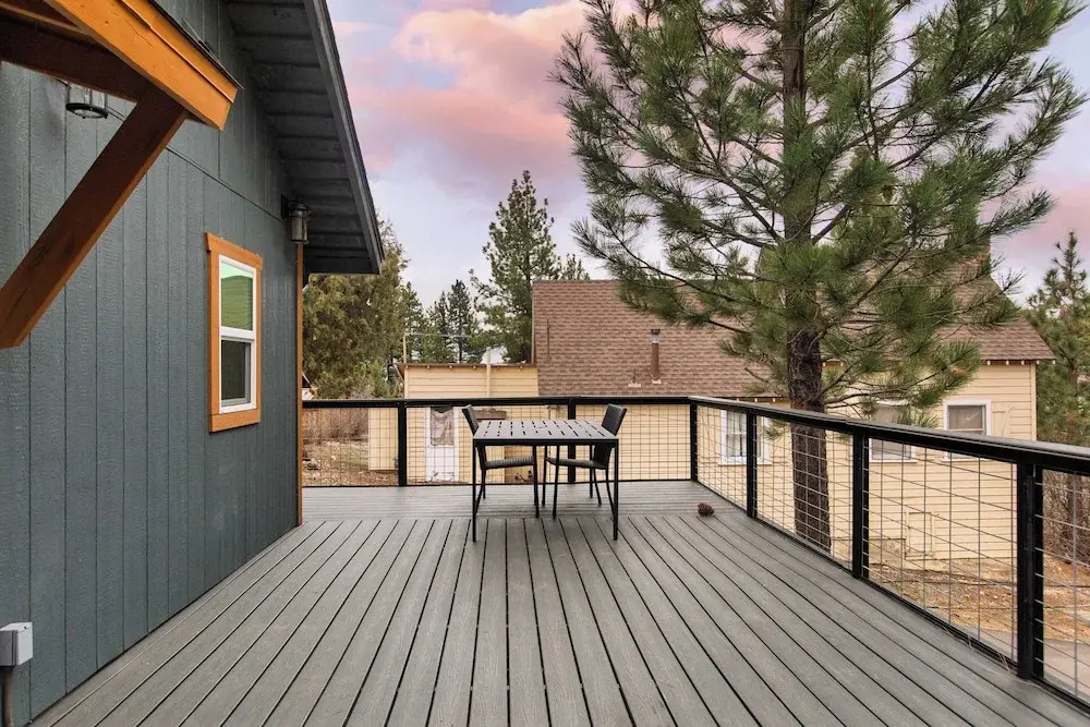 Cozy 2BR Fawnskin Cabin Big Bear Lake, Hiking Trails & Snow Summit Nearby