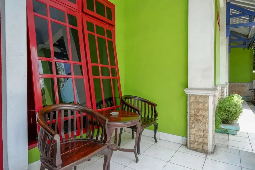 RedDoorz Plus Syariah near Stasiun Pekalongan 2