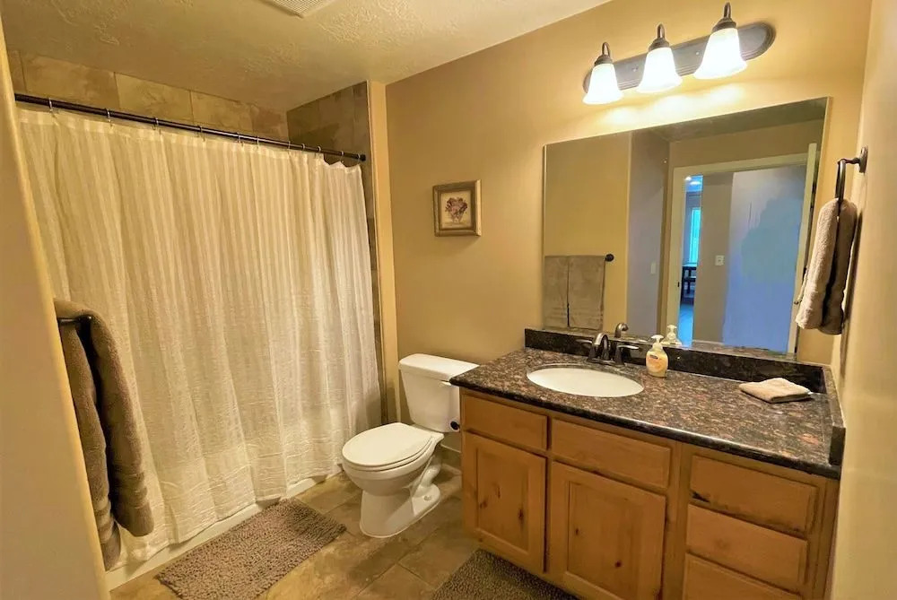 New Bridges D414 Listing 3 Bedroom Condo by RedAwning