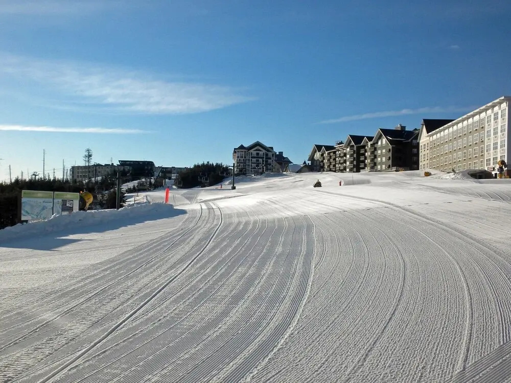 Expedition Station #120: Snowshoe's Premier Slopeside Junior Studio Accommodations