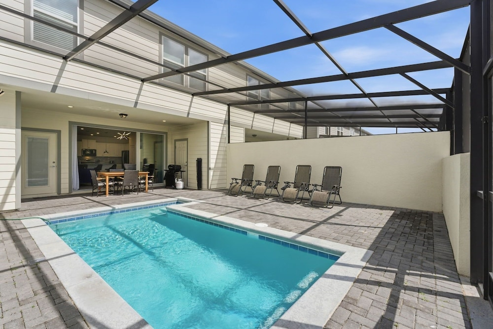 5BR Home w/ Private Pool at Windsor Island