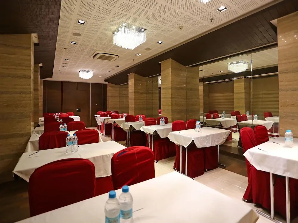 OYO 623 Hotel Suncity Premiere