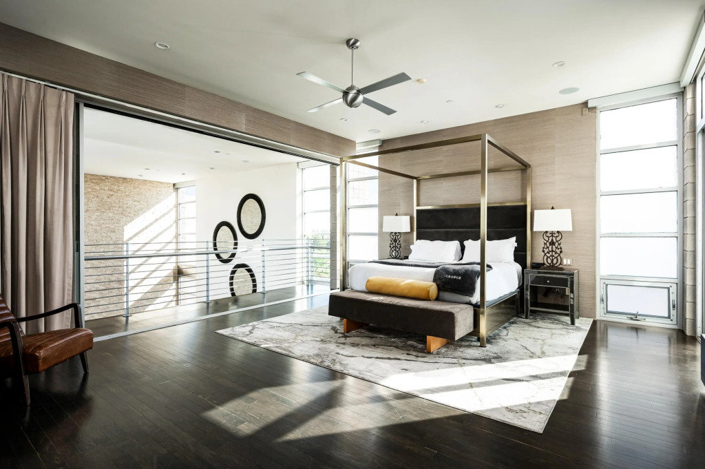 Old Town Scottsdale Iconic Modern Mansion