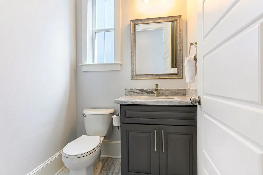 Brand New Condo with Pool - Steps to St Charles Ave