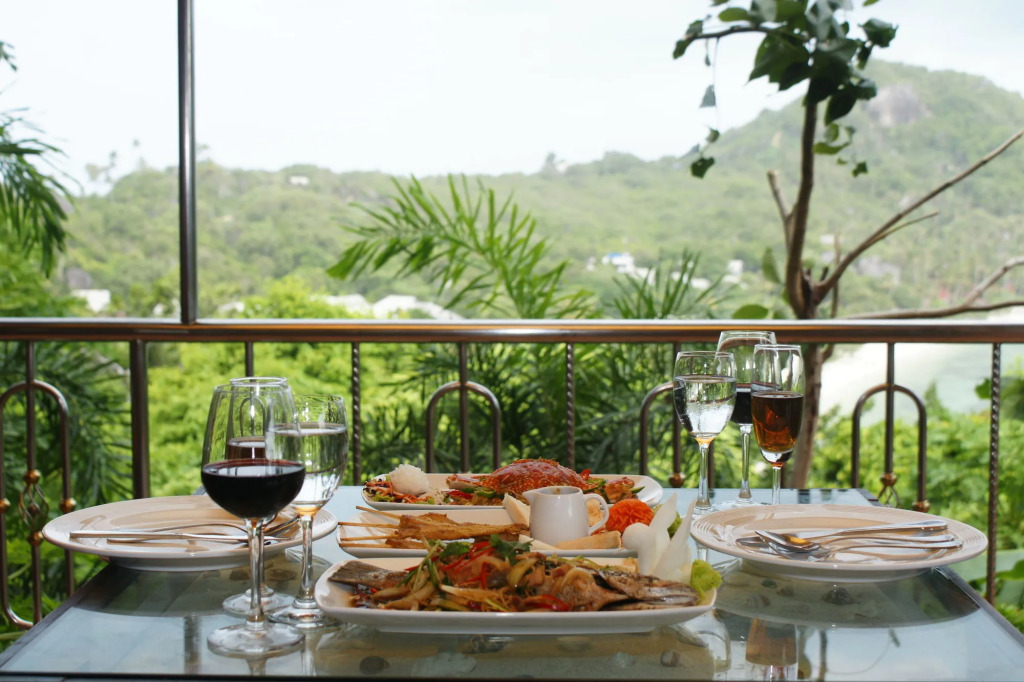 Sea Breeze Resort - SHA Plus