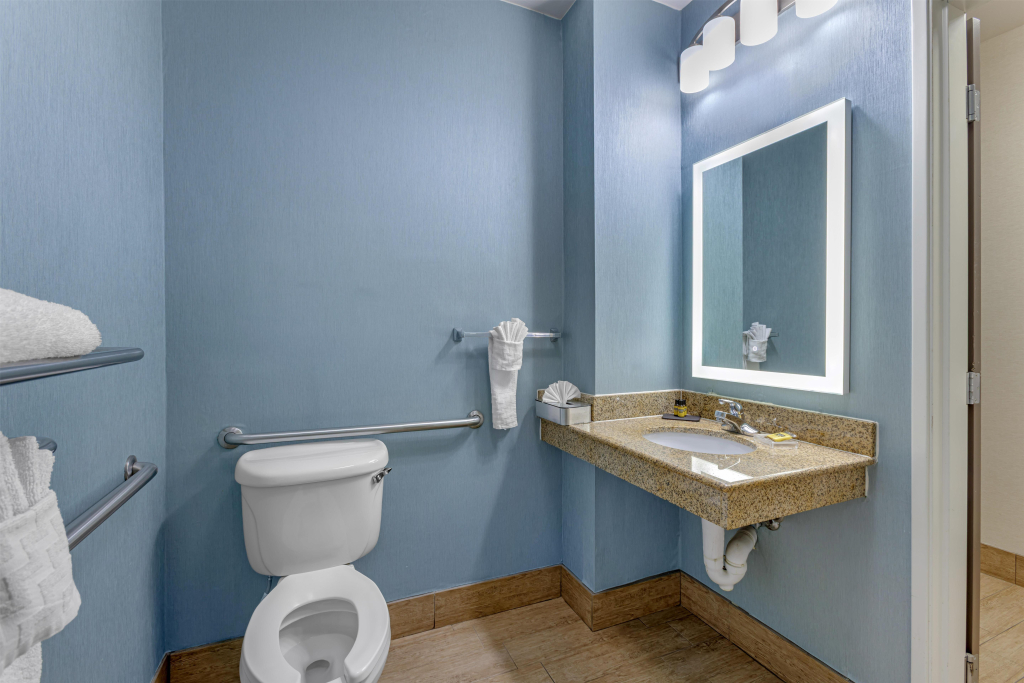 Best Western Plus Wasco Inn & Suites
