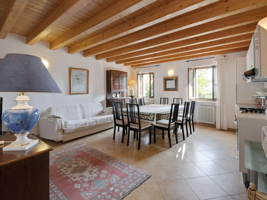 Fabulous Mansion in Pesina Spezie near Lake