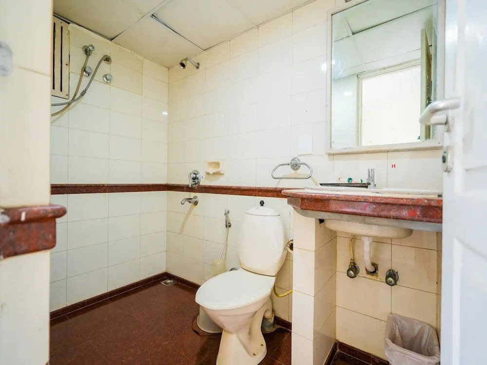 OYO 15459 Home Exotic 2BHK Vyttila
