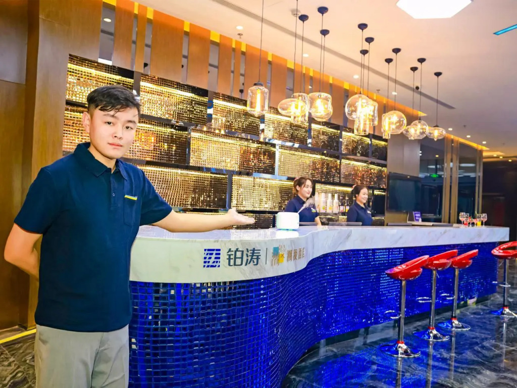 ZMAX Hotels Changji Huijia Shidai Municipal Government