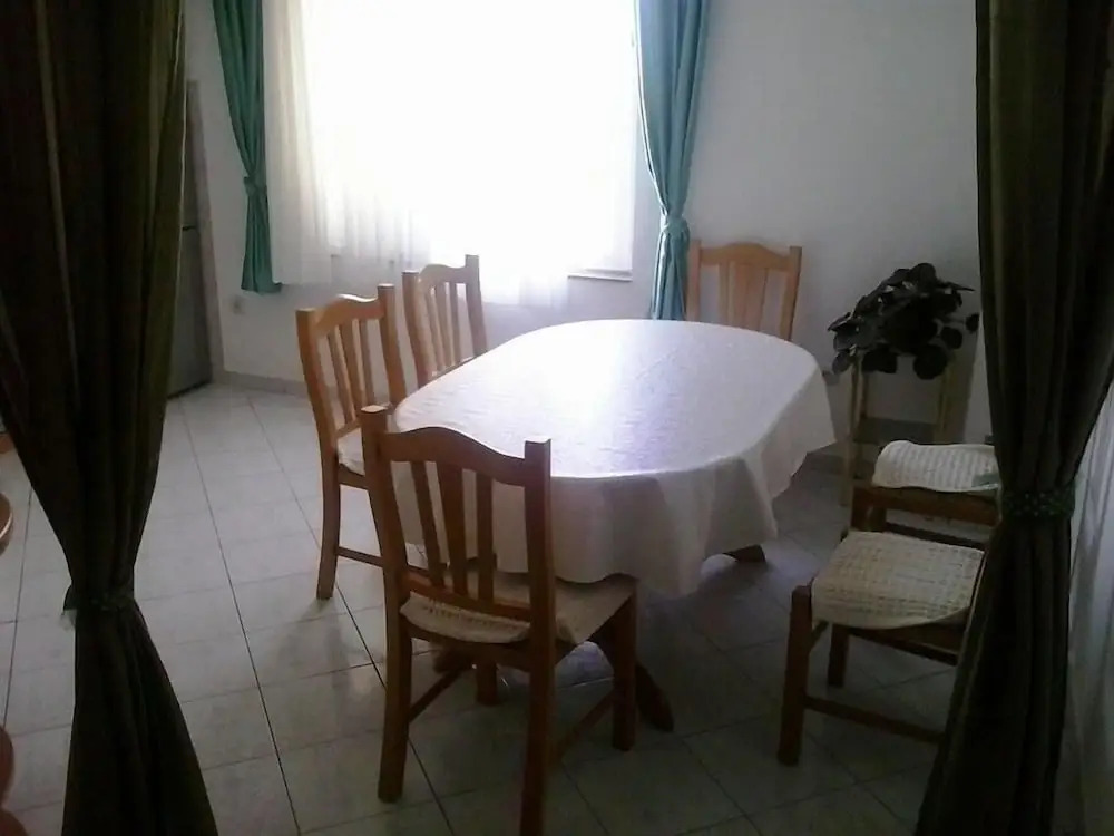 Apartments Divna Tomas