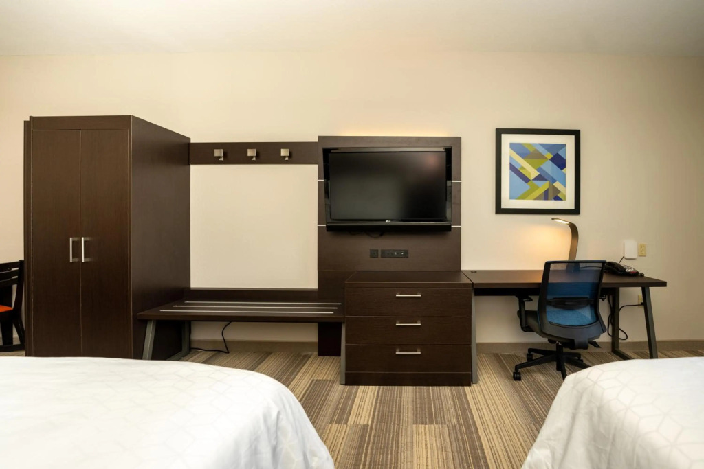Holiday Inn Express & Suites Deer Park by IHG
