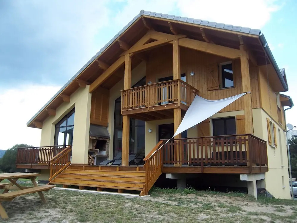 Quaint Chalet in Selonnet With Terrace