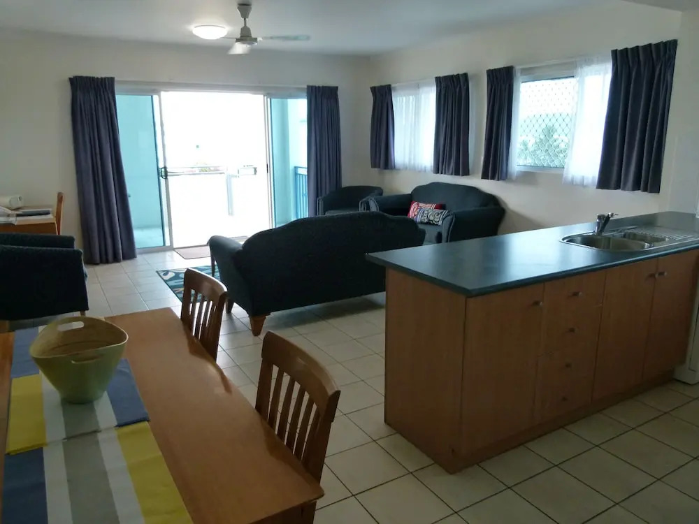 Madison Ocean Breeze Apartments