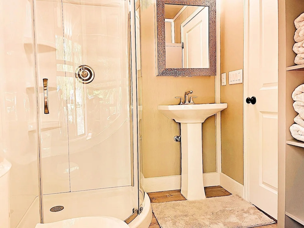 15 Son's Geronimo - Birdhouse Cabin