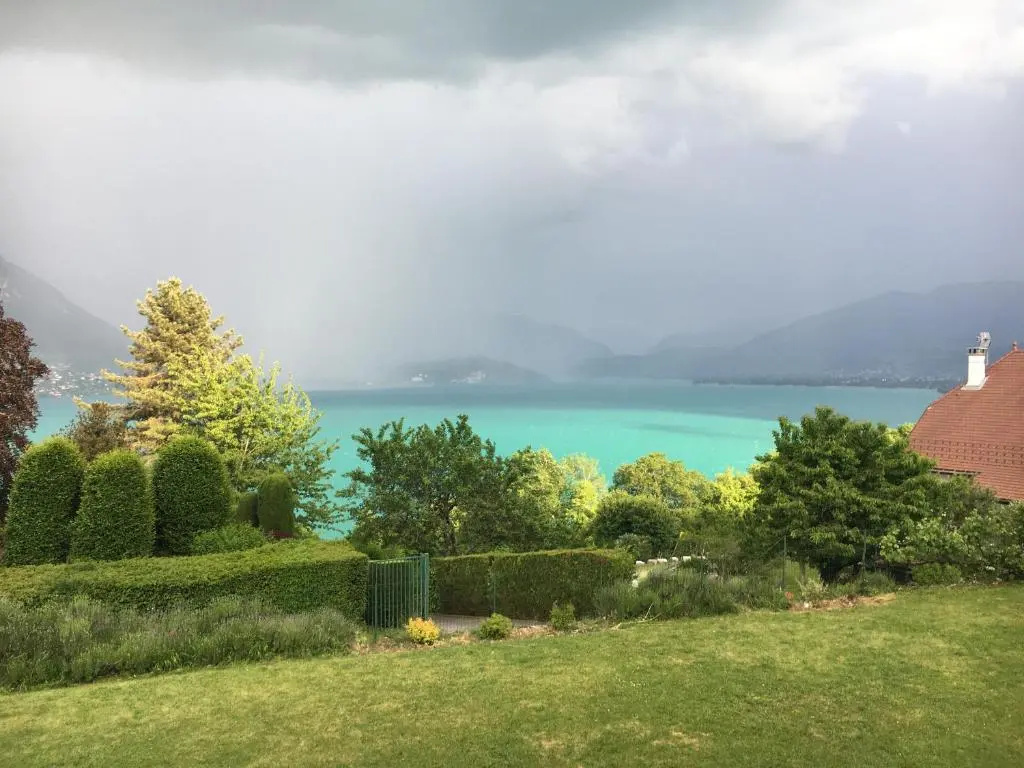 Apt calme VUE LAC - 2 Chambres - Sauna